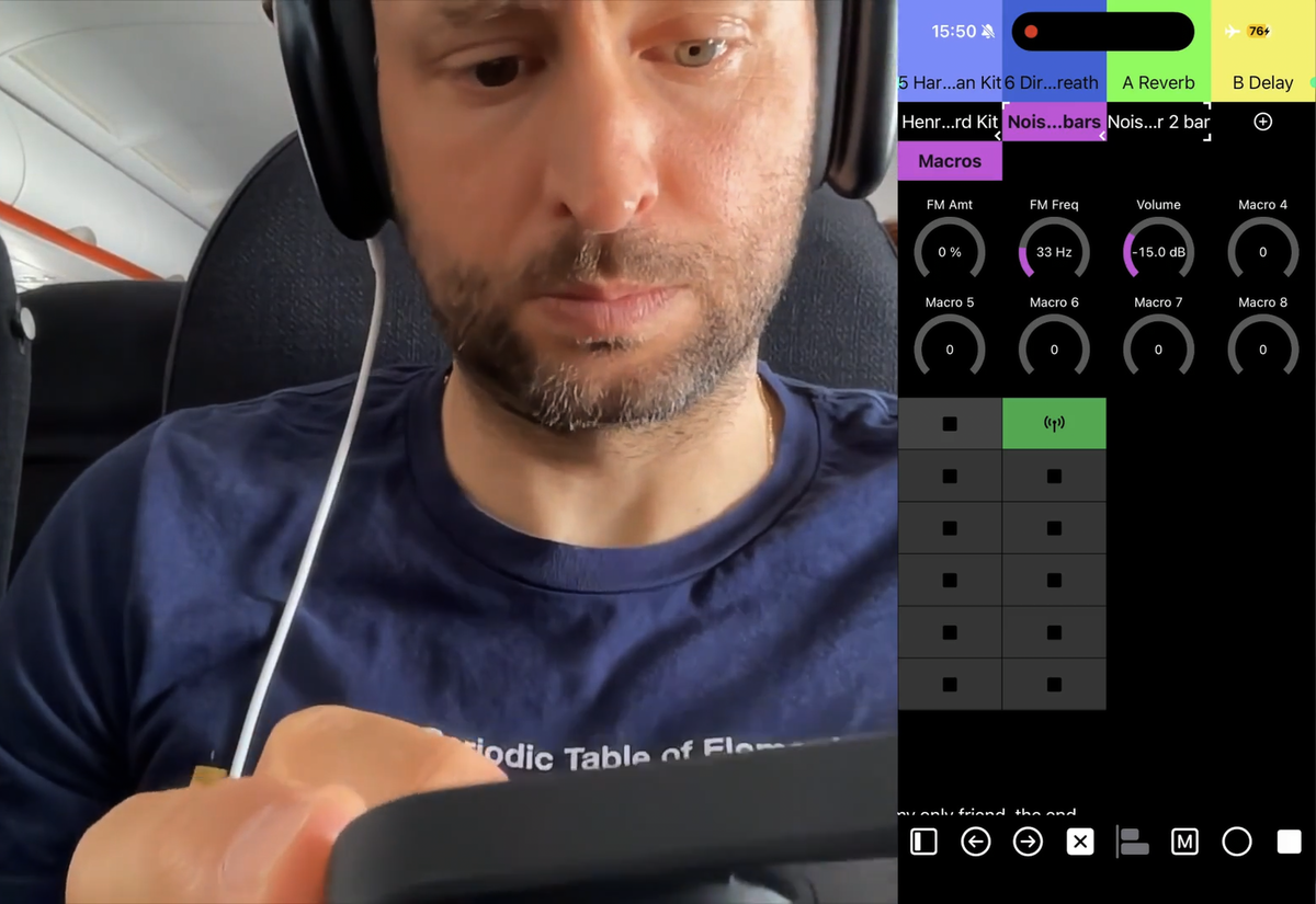 Nils Mango performing live with Tap on an iPhone in airplane mode